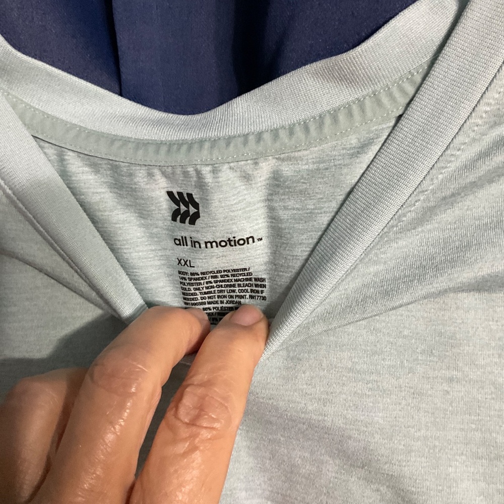 Lot of four 2XL T-shirts. M08 - Picture 10 of 10